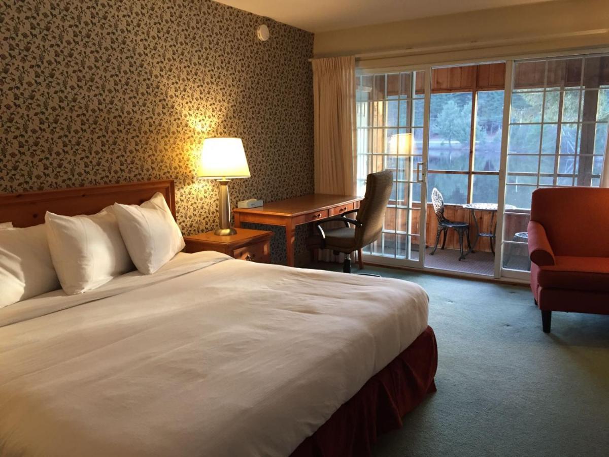 Algonquin Lakeside Inn Dwight Habitación foto
