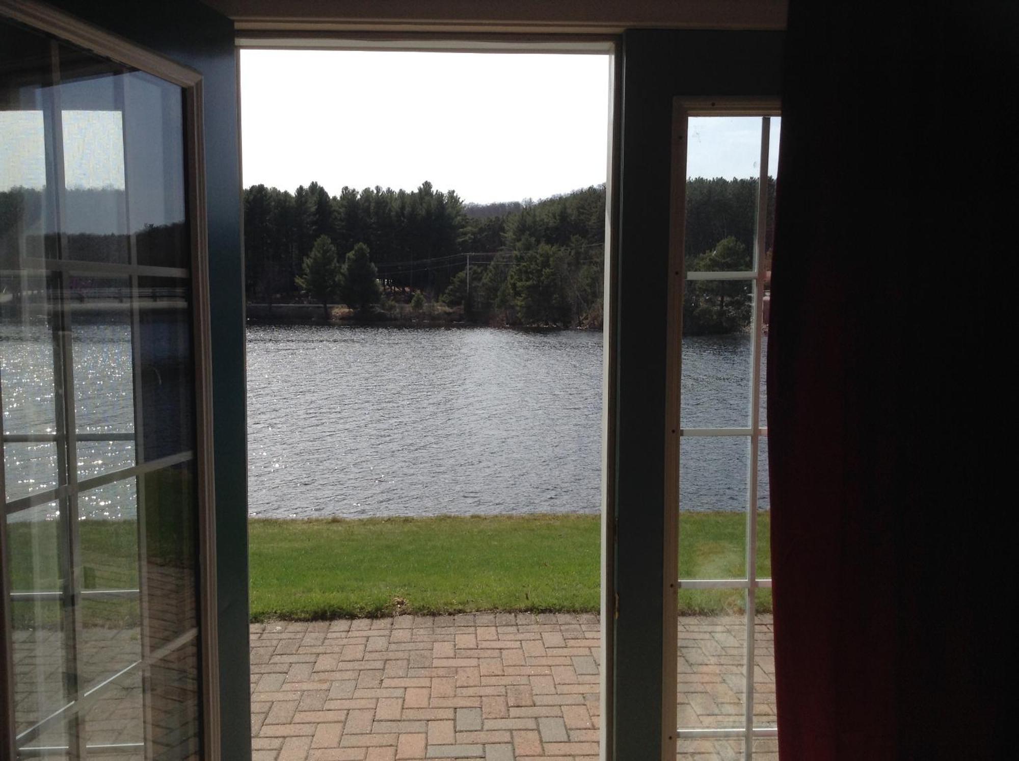 Algonquin Lakeside Inn Dwight Habitación foto