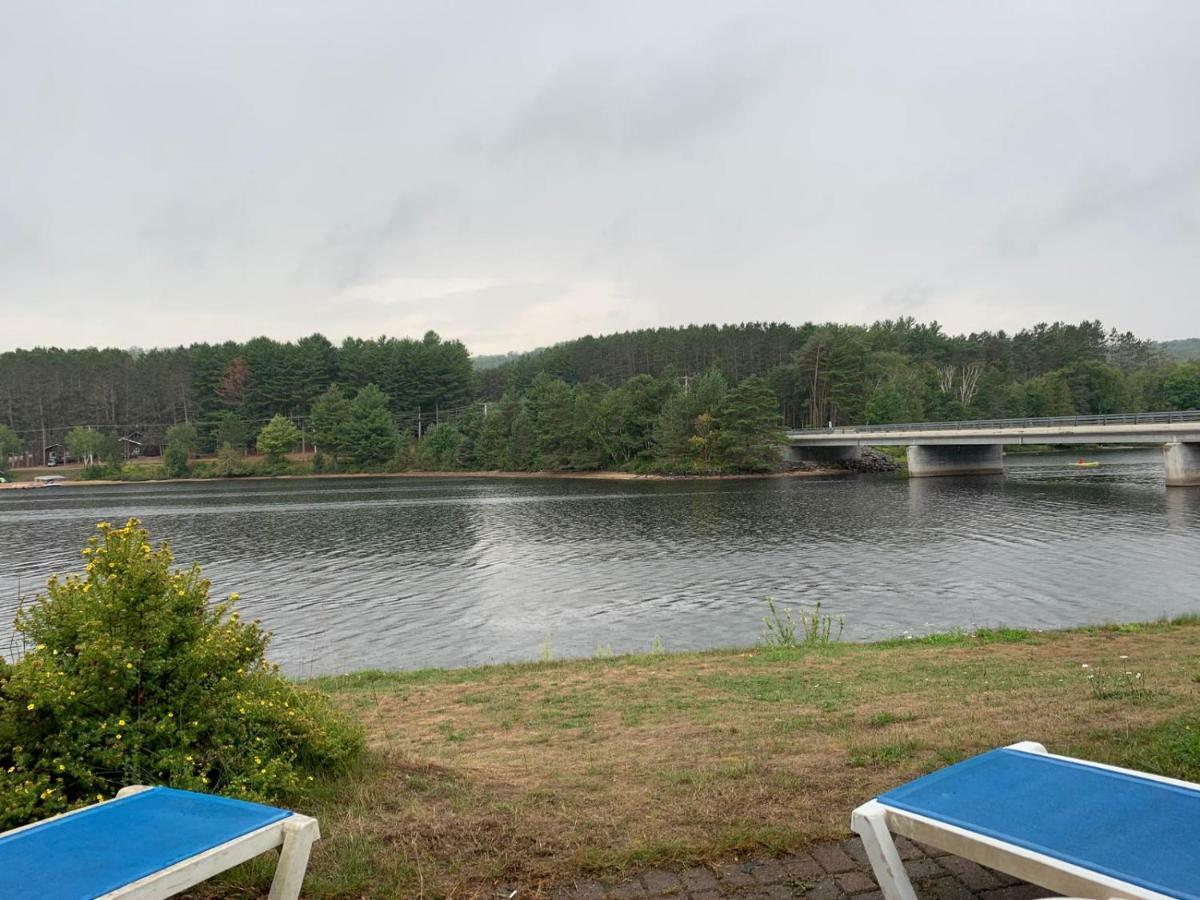 Algonquin Lakeside Inn Dwight Exterior foto